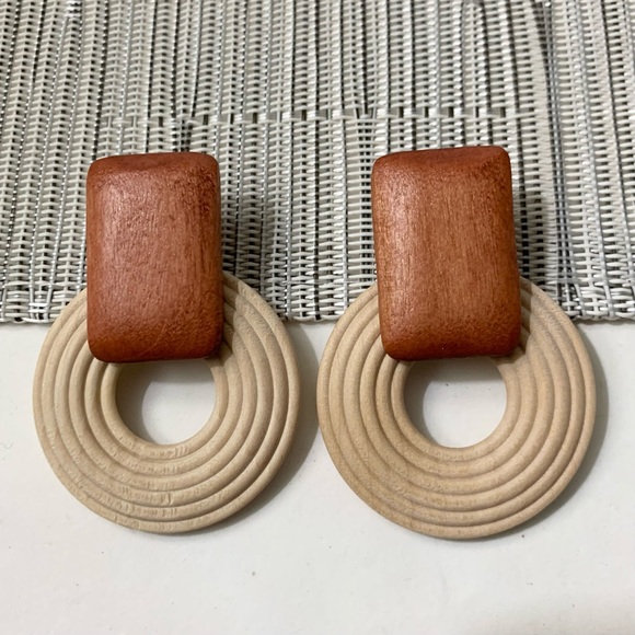 Wooden Statement Earrings Large Round Beige & Tan Bohemian Vintage Western Wood - Picture 5 of 6